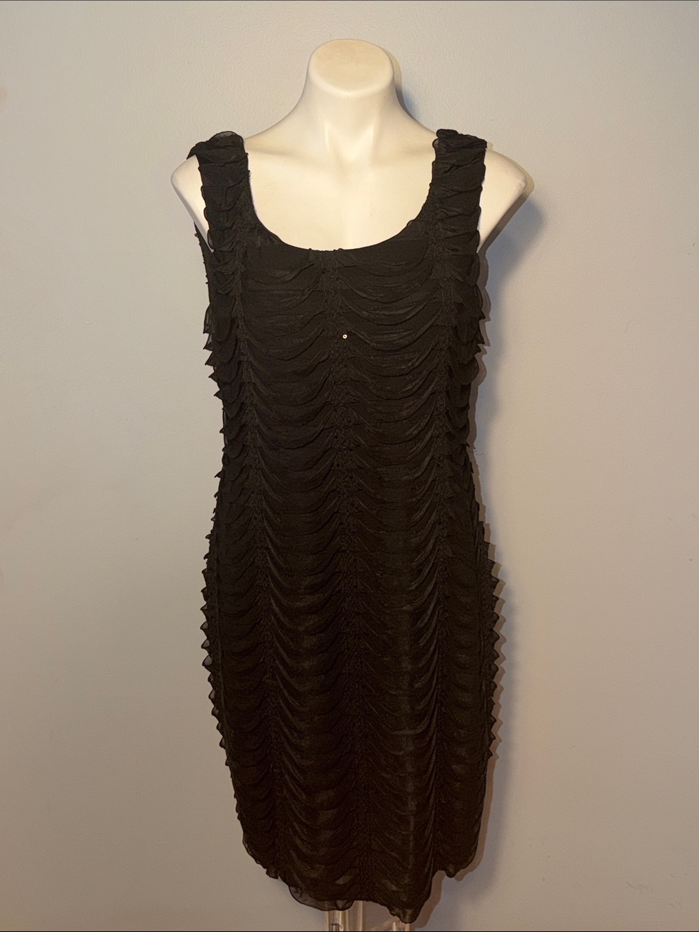 Dressbarn Collection Ladies black Sleeveless ruffle dress. Large.